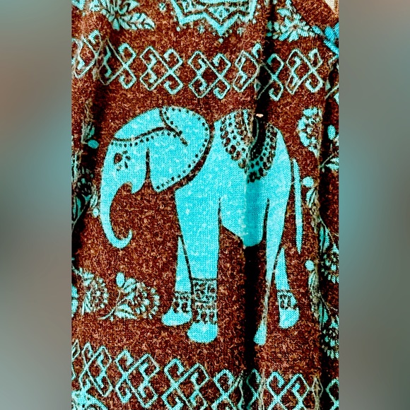 Flowy tank with front split - Picture 1 of 4